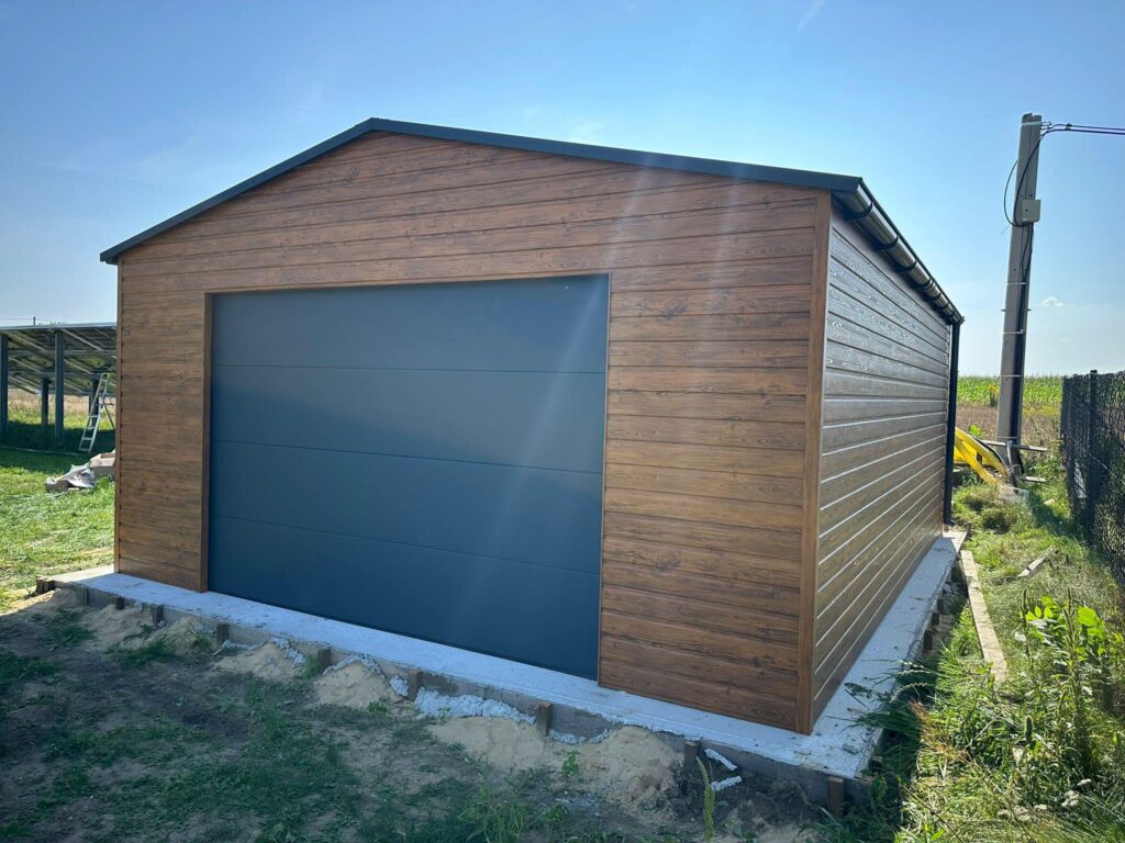 Fahatású garázs szekcionált kapuval 5 m x 6 m ID S011