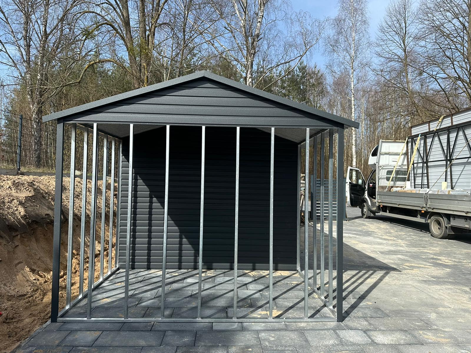 NYEREGTETŐS KERTI HÁZ 5×3 m + ELŐTETŐ 2×3 m ID G-17