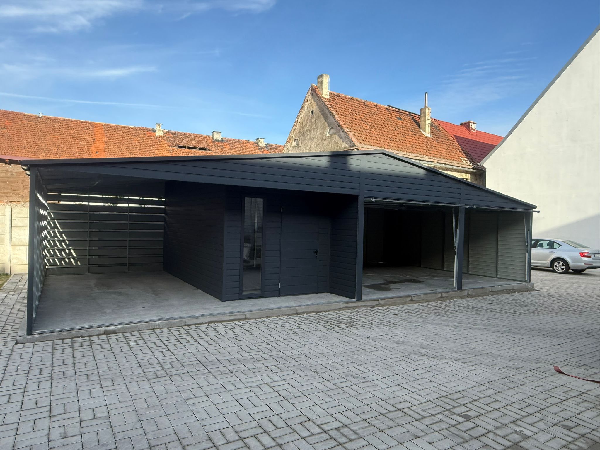 Akril bevonatú garázs 9 m × 6 m + előtető (3 x 6 m) ID-W02