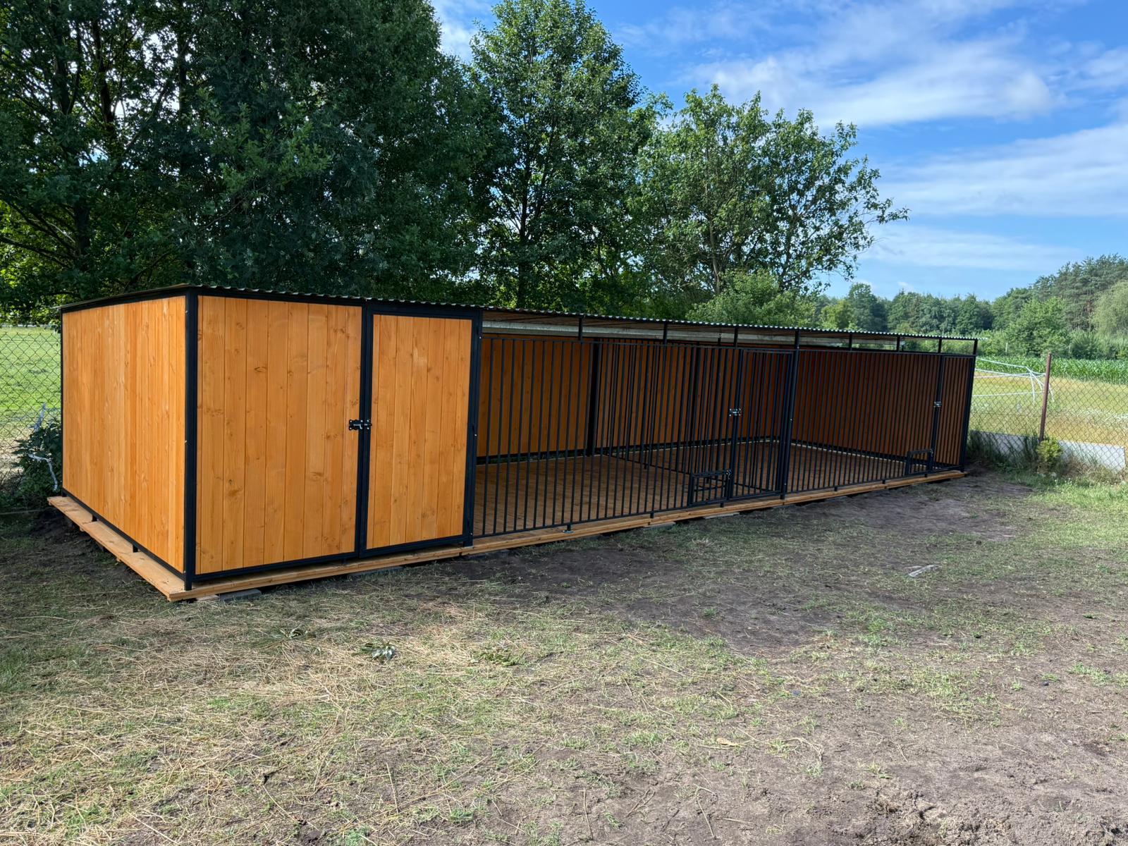 Kutyakennel 8×3 m + tárolóhelyiség 2×3 m ID K18