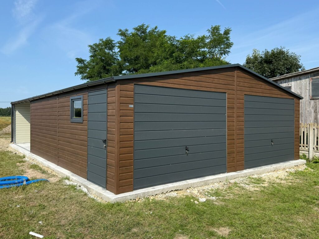 Fahatású garázs 7 m x 7 m + előtető 7 m x 4 m ID- D32